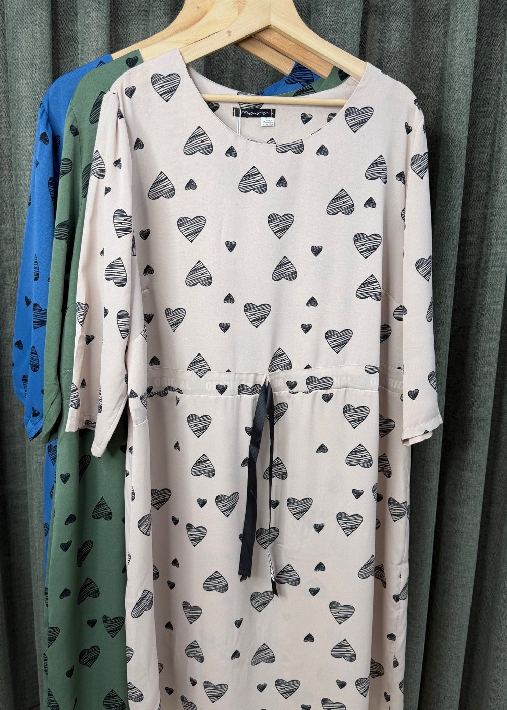 Платье черное сердце