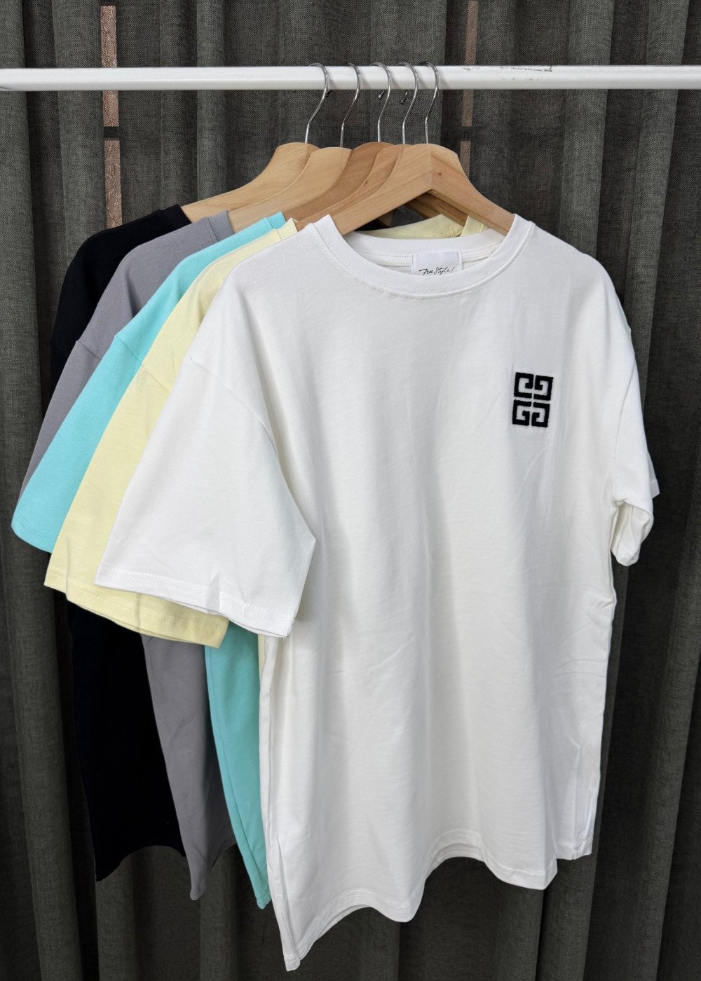 Футболка Живанши