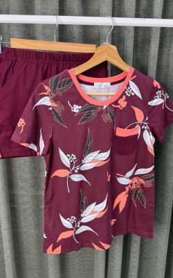 Пижама с шортами бордовый