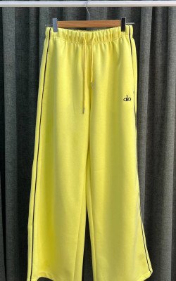 Брюки желтые alo