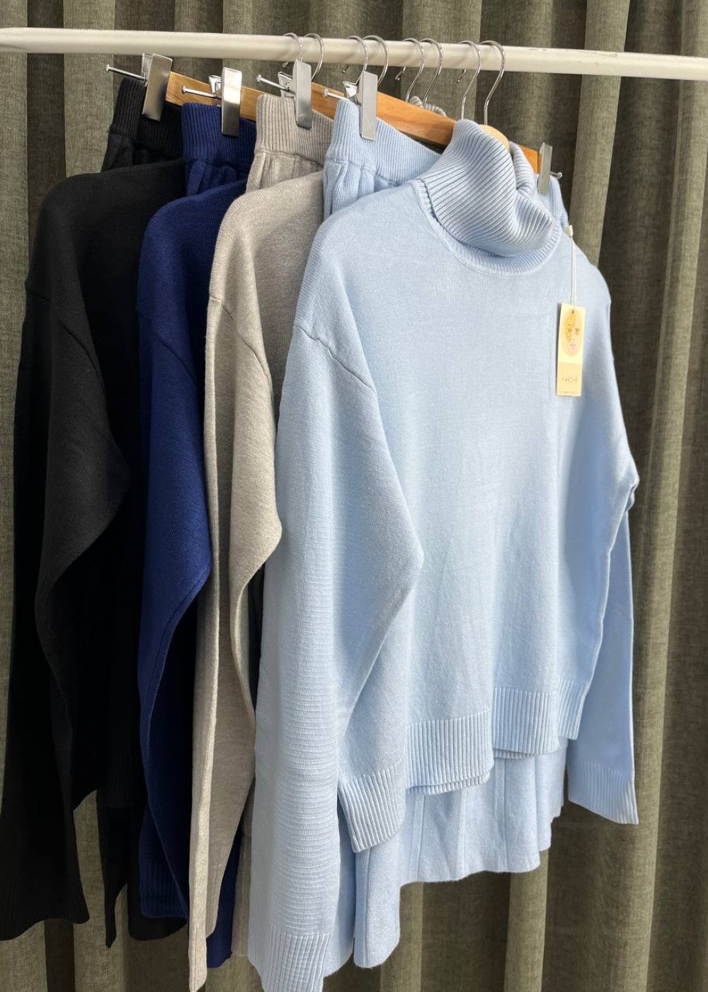 Костюм с юбкой теплая