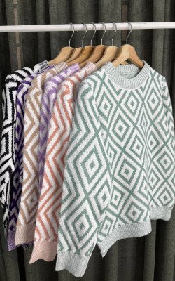 Свитер ромбик