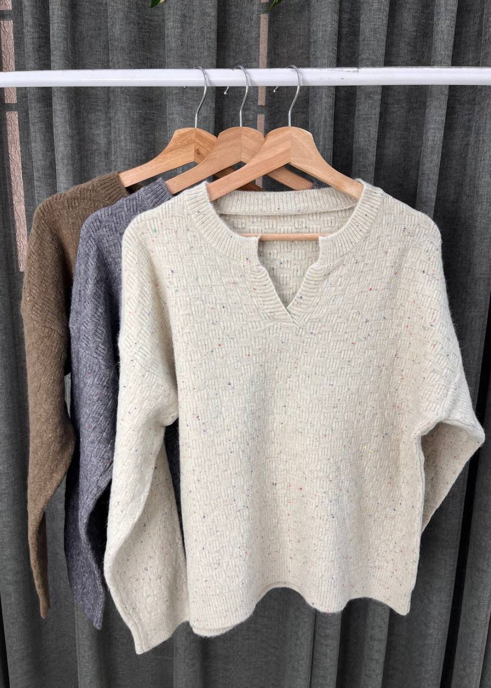 Кофта крапинки вязанная