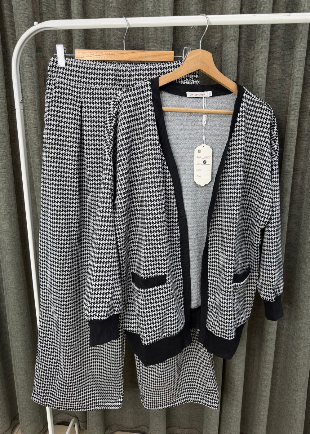 Костюм гусиные лапки