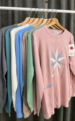 Кофта с узором "Цветок" (715) Кофта с узором "Цветок" (715)